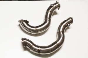 Downpipe für BMW 135i, 335i E90, E91, E92, E93, 135i E82 E88 aus Edelstahl 2x ø 76mm