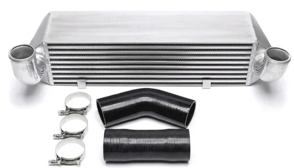 Ladeluftkühler Kit - FMIC für BMW 335i E90 E91 E92 E93 135i - E81 E82 E87 E88 Netzmaße 530x130x160mm Alu